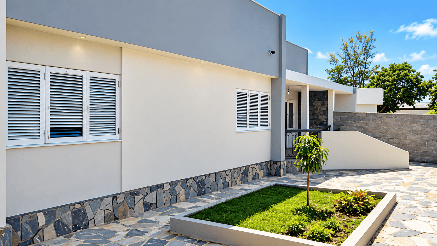 Imóvel T4 à Venda no Centro da Cidade do Namibe